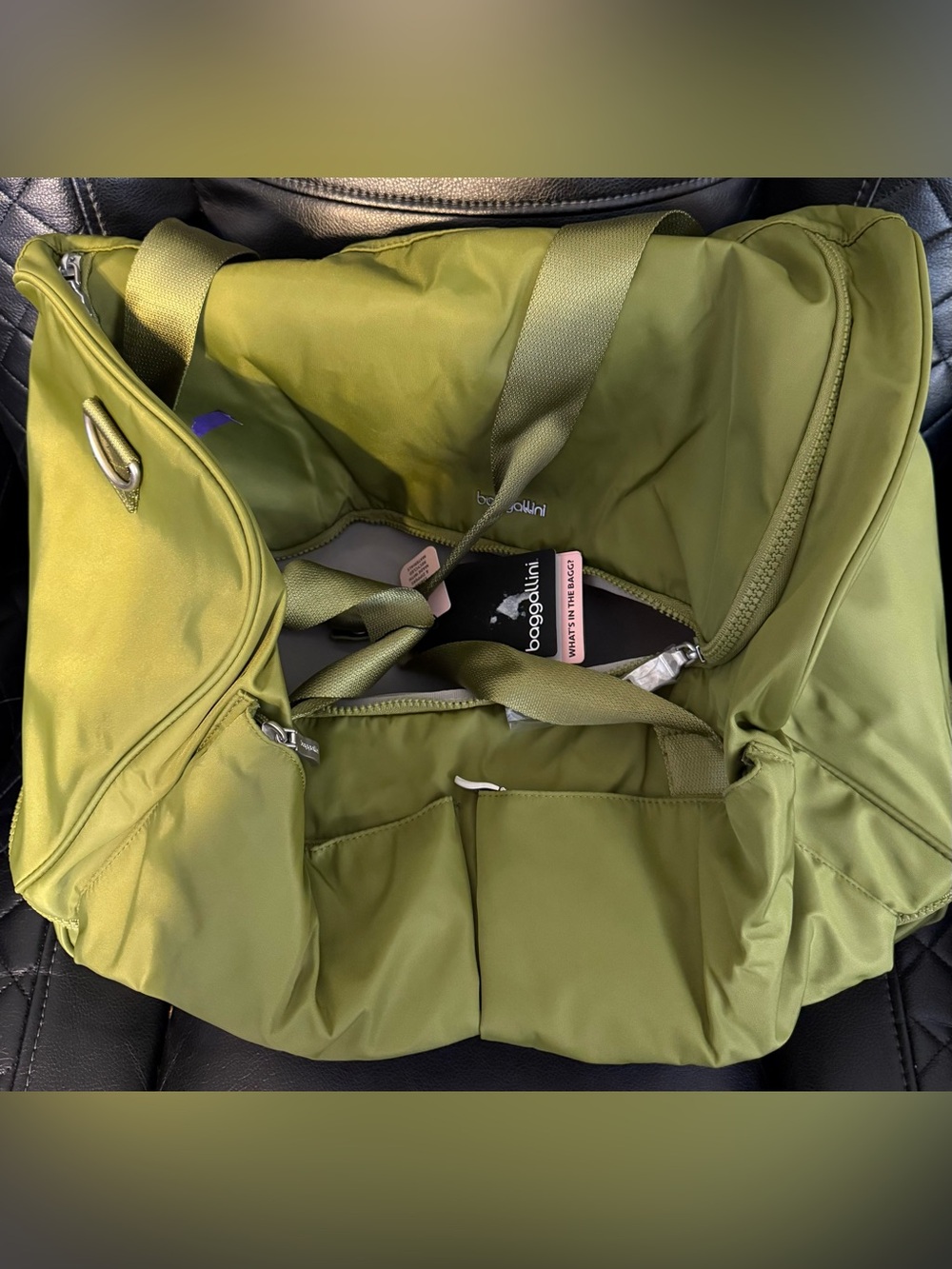 Baggallini Delux Fifth Avenue Weekender
